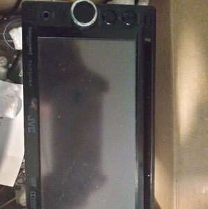 Car stereo doubled in